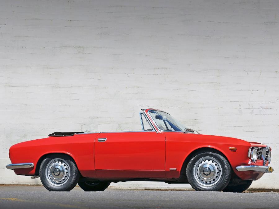 Alfa Romeo Giulia GTC (105.25) 1964 года  (фото 9 из 16)